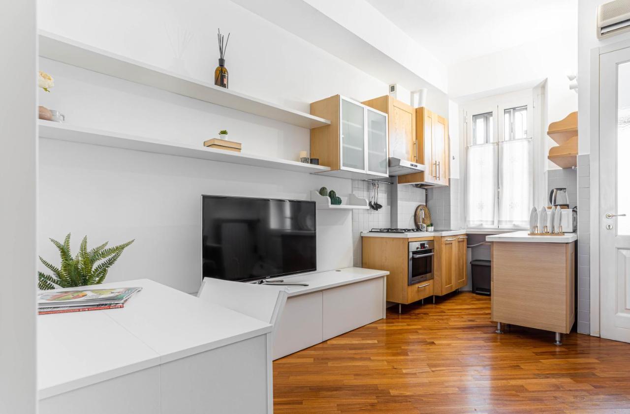 Joivy Charming Flat Near Duomo Di Milano Lägenhet Exteriör bild